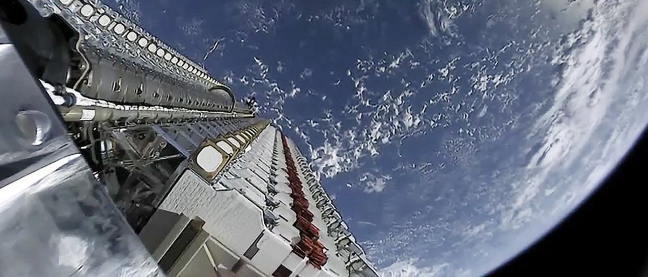 SpaceX, Starlink apre alle prenotazioni in Italia: ecco i prezzi