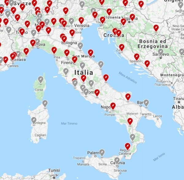 Tesla amplia la rete dei Supercharger