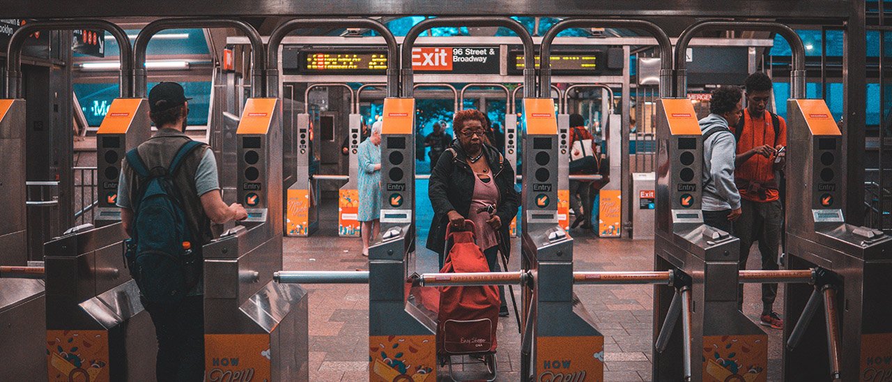 Apple Pay: addebiti anomali sulla metro a New York Apple Pay: addebiti anomali sulla metro a New York