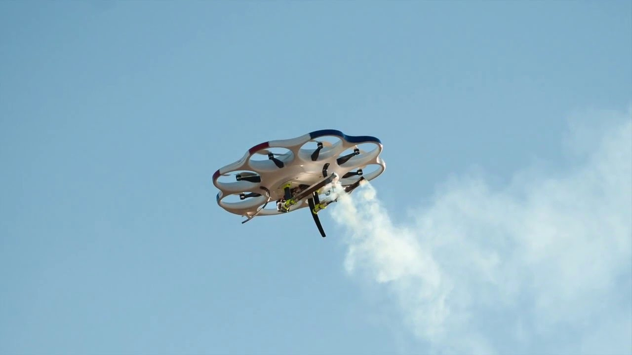 Gli Emirati Arabi Uniti useranno i droni per controllare il clima Gli Emirati Arabi Uniti useranno i droni per controllare il clima