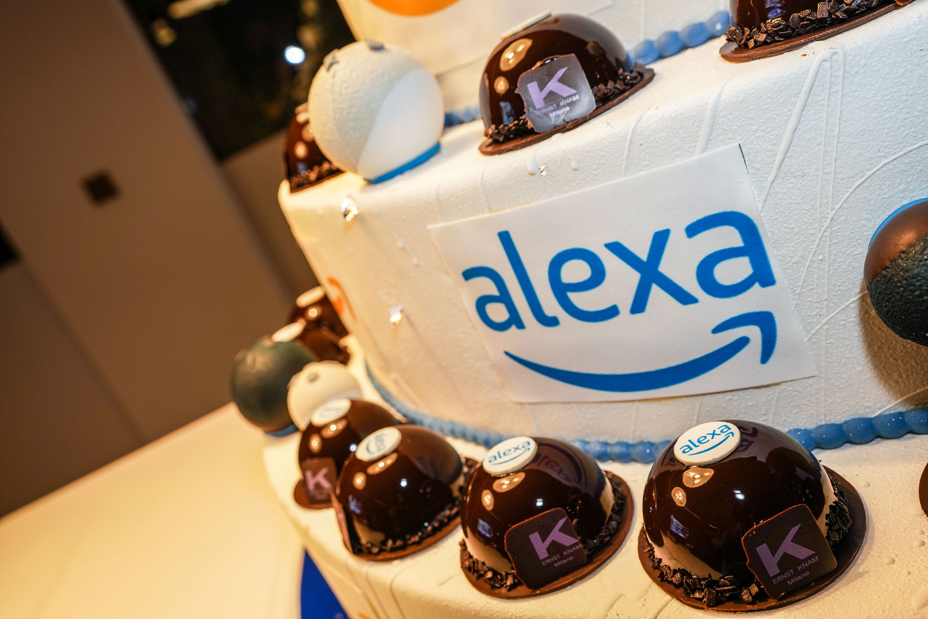 Tanti auguri Alexa! L'assistente vocale compie tre anni in Italia