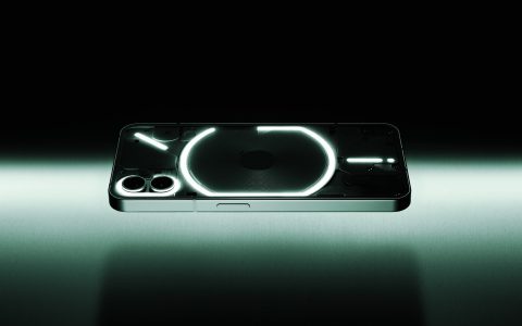 Nothing presenta il suo Phone (1), design unico ed ecosistema connesso e aperto