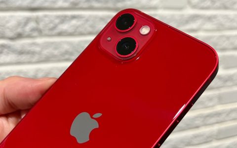Apple iPhone 13 mini (PRODUCT RED): prezzo incredibile, sconto MAI visto prima
