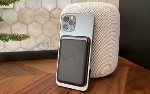 Portafoglio MagSafe in pelle per iPhone, prezzo RIDICOLO con le Offerte Amazon di Settembre