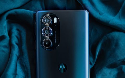 Motorola Edge 30 Pro, prezzo in picchiata: sconto incredibile di 250€ (-29%)
