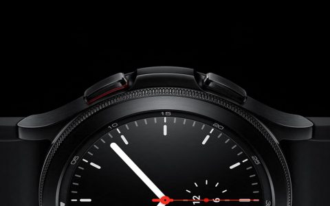 Samsung Galaxy Watch4 Classic (46mm), su Amazon crolla al MINIMO STORICO