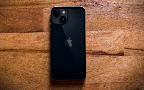 iPhone 14 su Amazon cede di botto: prezzo in caduta libera e MINIMO STORICO