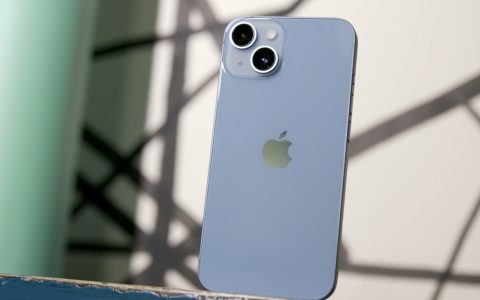 iPhone 14 Azzurro, eBay ti fa un regalo con questo sconto di 250€