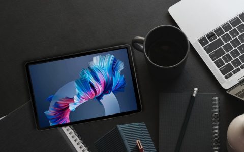 Ci risiamo, Amazon la combina di nuovo: svende questo tablet a soli 89€
