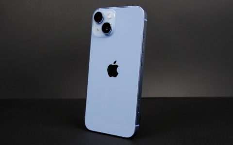 iPhone 14 colore Azzurro: prezzo in caduta libera e MINIMO STORICO su Amazon