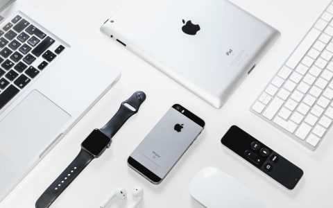 Apple, FUORI TUTTO Amazon: le MIGLIORI offerte su iPhone, iPad e MacBook