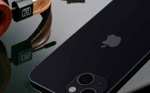 iPhone 13 (Mezzanotte), il prezzo è in CADUTA libera su Amazon: offerta FOLLE
