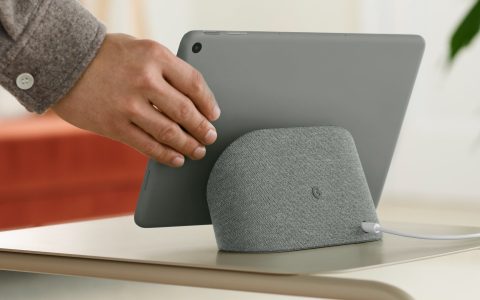 Google Pixel Tablet è ufficiale: con la base magnetica diventa uno smart display