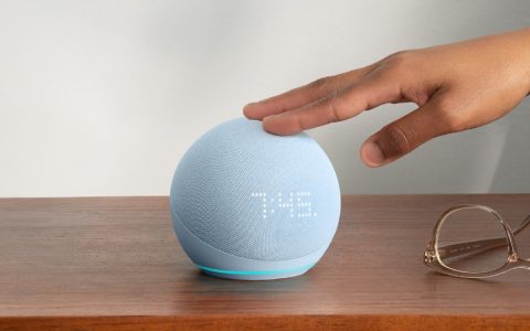Echo Dot 5 con orologio a un OTTIMO prezzo su Amazon