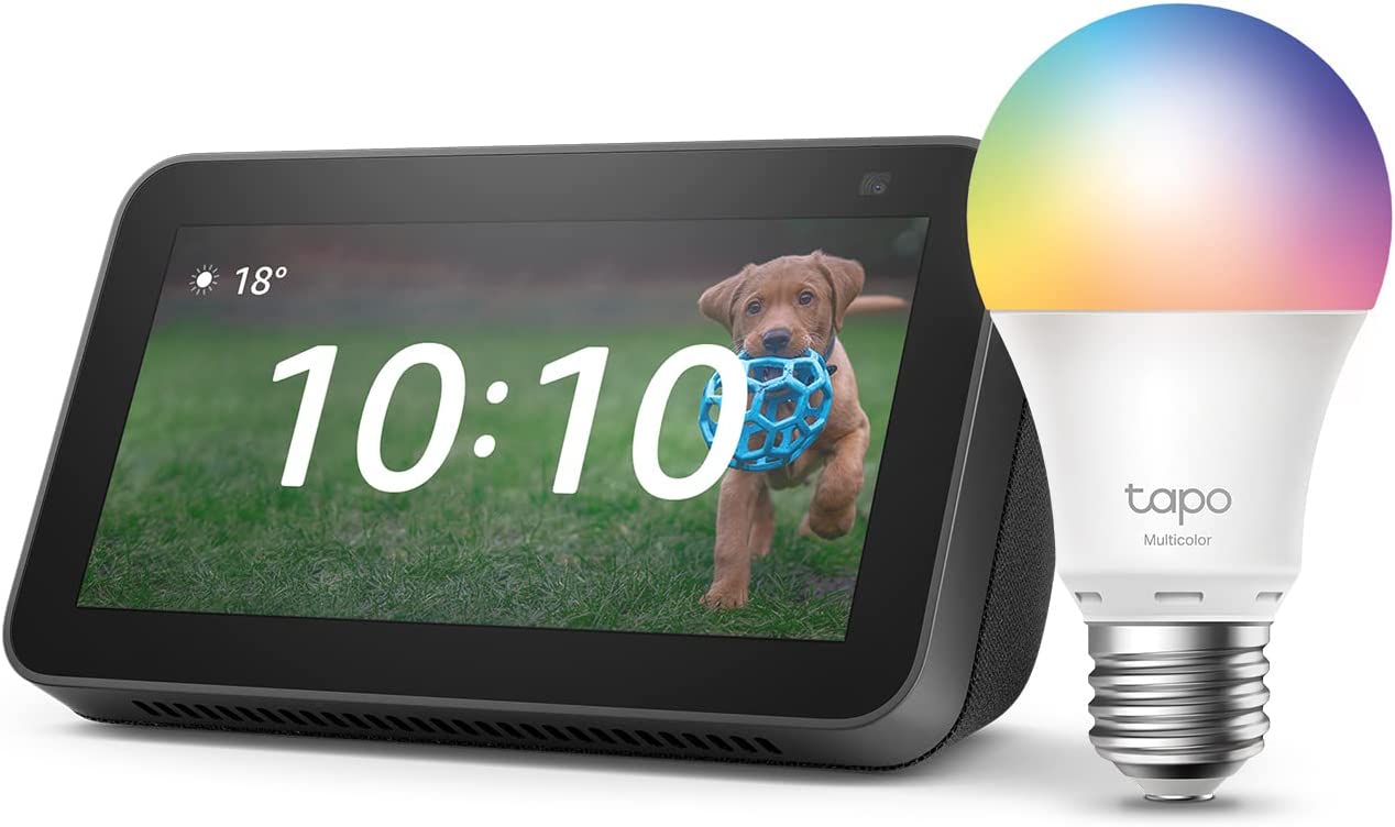 Echo Show 5+Lampadina WiFi Tapo a LED: il kit base per la casa intelligente  costa una MISERIA - Webnews