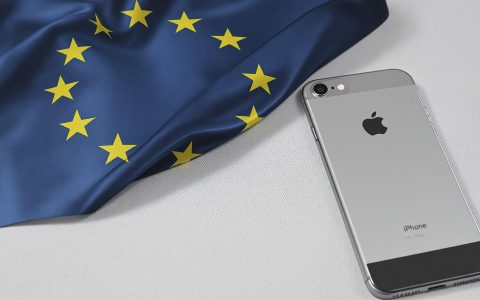 Apple sotto pressione dall'UE: Interoperabilità obbligatoria per iOS