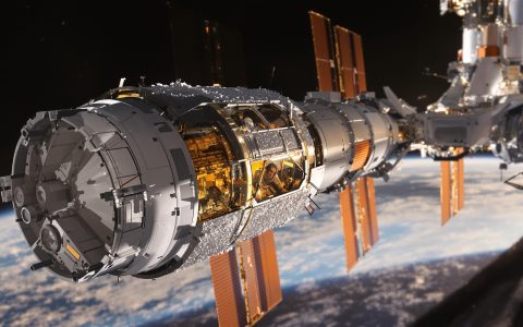 Nasa rinvia missione SpaceX: astronauti bloccati sulla Iss