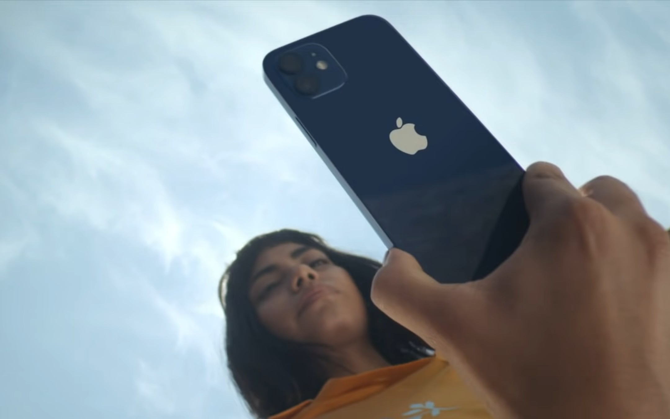 Iphone 12 В Руках Фото
