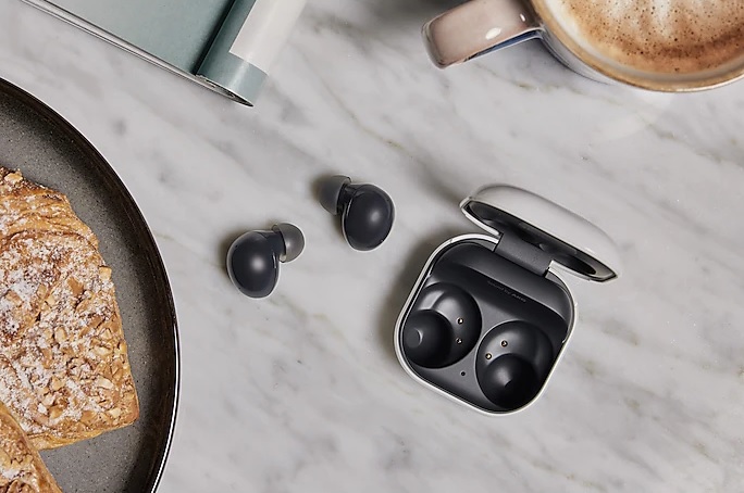 Samsung Galaxy Buds2 - Black and White