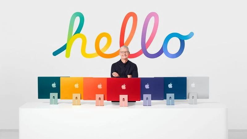 Tim Cook con iMac 24 pollici
