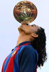 FIFA 08: Ronaldinho in copertina