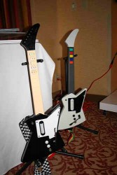 Nyko presenta al CES la chitarra compatibile con Rock Band e Guitar Hero III
