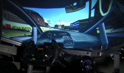 Frex Canopy Screen: uno schermo avvolgente per le simulazioni di guida