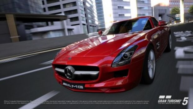 Gran Turismo 5: immagini della SLS AMG e voci su un'uscita (quasi) contemporanea mondiale