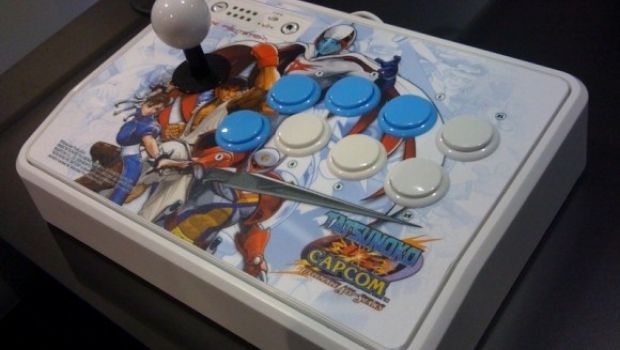 Anche Tatsunoko Vs. Capcom ha il suo arcade stick