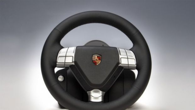 Fanatec Porsche 911 Turbo S - volante di fascia alta per PC, PS3, X360: la recensione