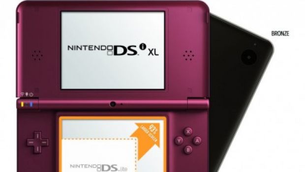 Nintendo DSi XL in video e immagini