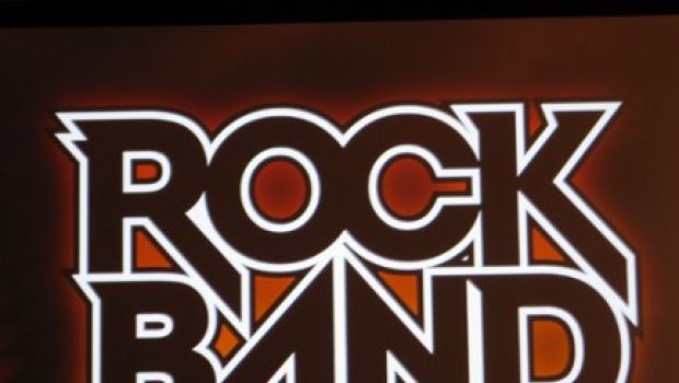 Rock Band 3: Harmonix conferma accidentalmente la presenza delle armonizzazioni vocali.