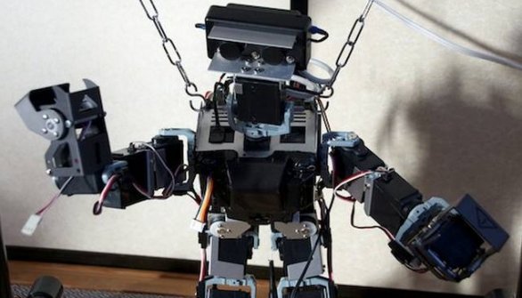 Kinect utilizzato per comandare in remoto i movimenti di un robot antropomorfo (immagini e video)