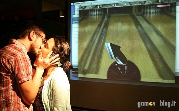 [E3 2011] Kiss Controller: baci alla francese per giocare a bowling - immagini e video