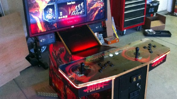 Mortal Kombat: un coin-op da sala giochi amatoriale - video e immagini
