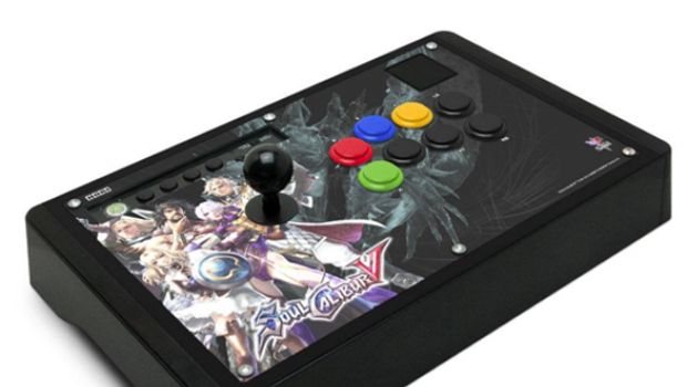 Soul Calibur V: presentati gli stick ufficiali Hori