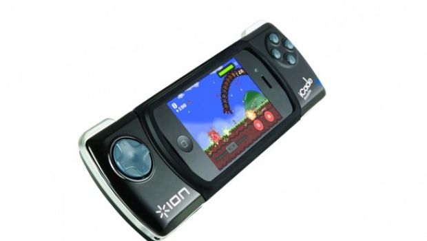 [CES 2012] iCade Mobile dota iPhone/iPod di un gamepad fisico