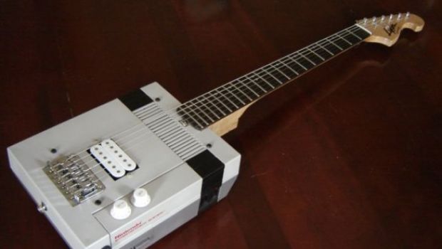 Modding estremo: chitarra elettrica ricavata da un NES - galleria immagini