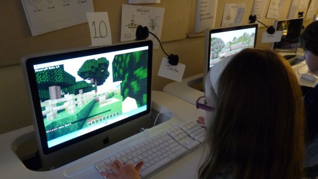 Minecraft sui banchi di scuola in Svezia: 