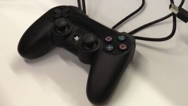 [Aggiornato] Spunta la seconda foto del controller PlayStation 4 munito di touchscreen