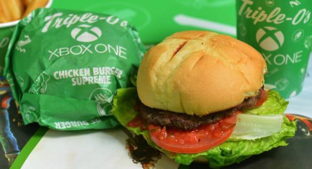 Da Triple-O a Hong Kong si mangiano gli hamburger di Xbox One