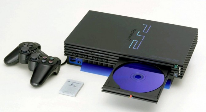 PlayStation 2 compie 15 anni, Sony la festeggia con foto e video