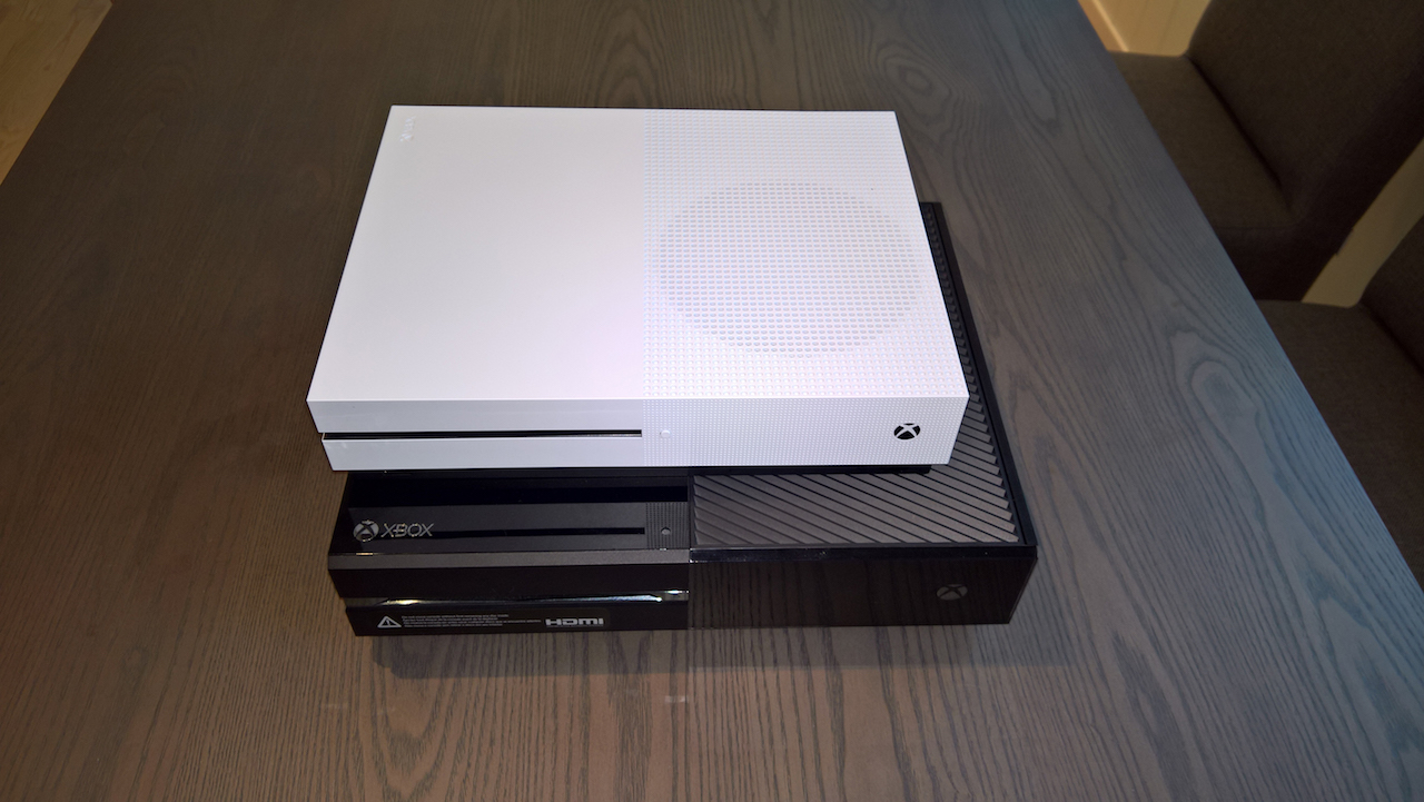Xbox One S, l’unboxing della nuova console di Microsoft
