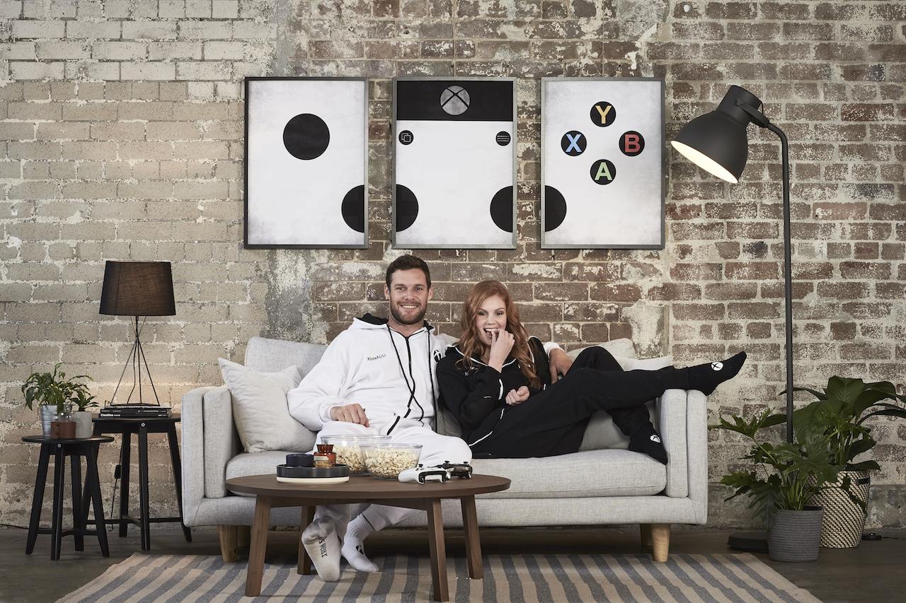 Microsoft presenta Xbox Onesie, la tuta pensata per i videogiocatori